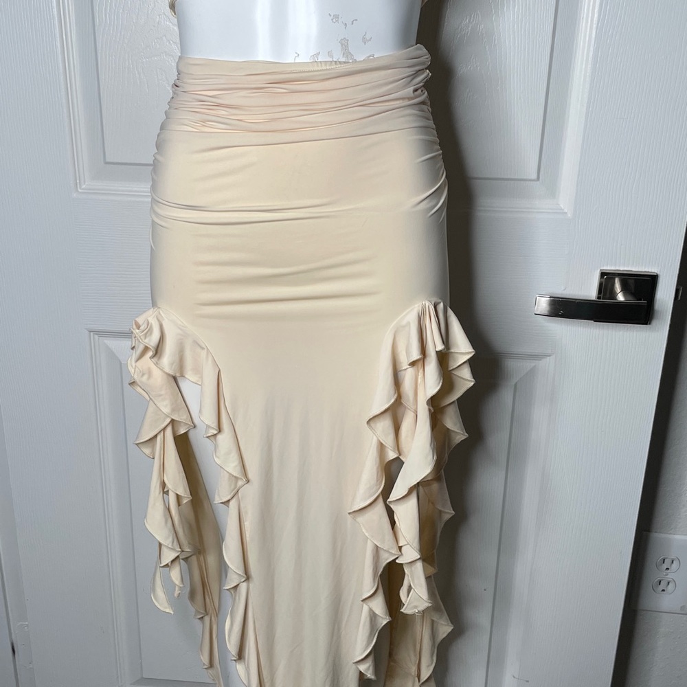 Lioness Cream Ruffle Tank Top & Ruffle High Low Skirt Set - Picture 4 of 9